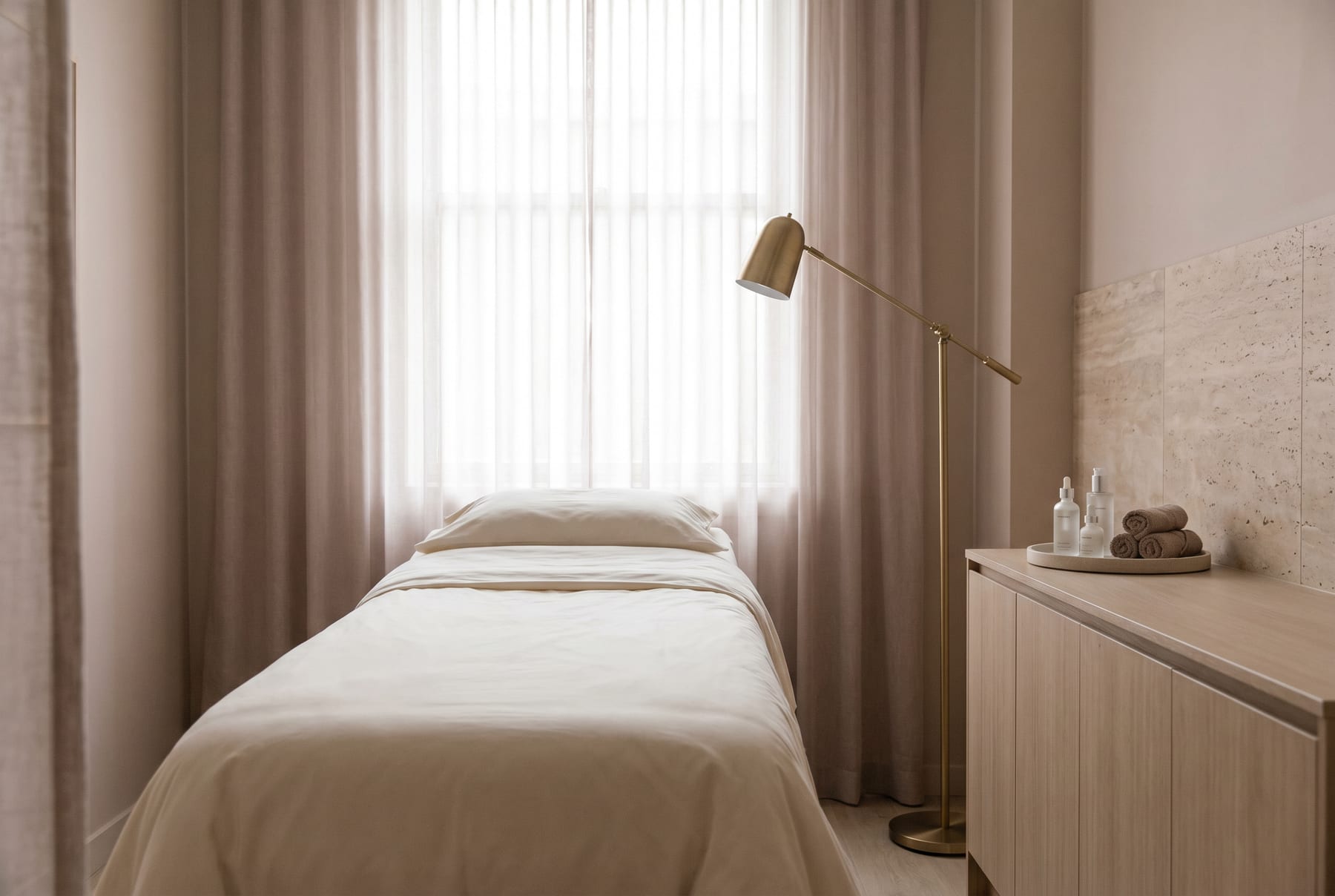 Treatment room at Ellen Elizabeth Aesthetics